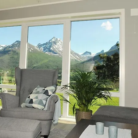 Romsdalseggen Lodge Isfjorden Exterior photo